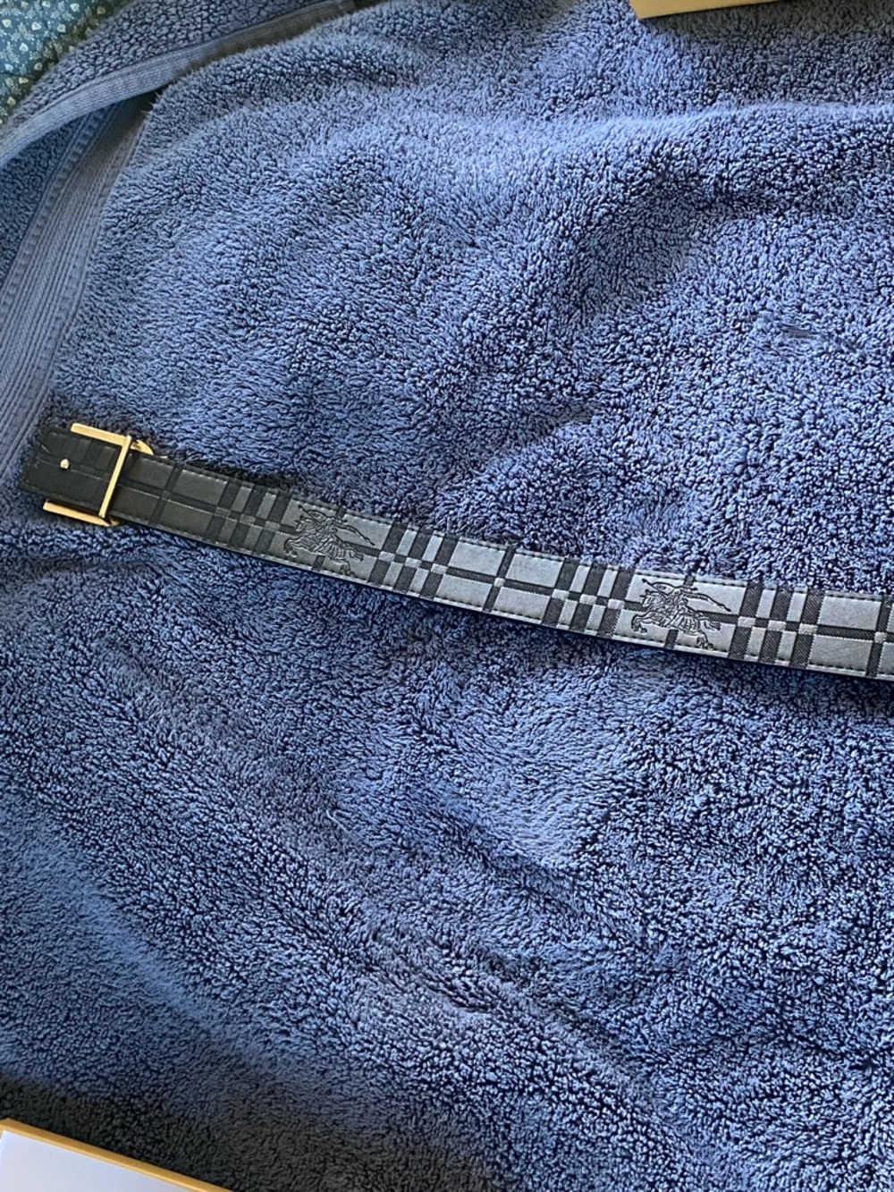Flat Gold “B” Buckle on Reversible Burberry Belt. 115cm - Picture 7 of 7